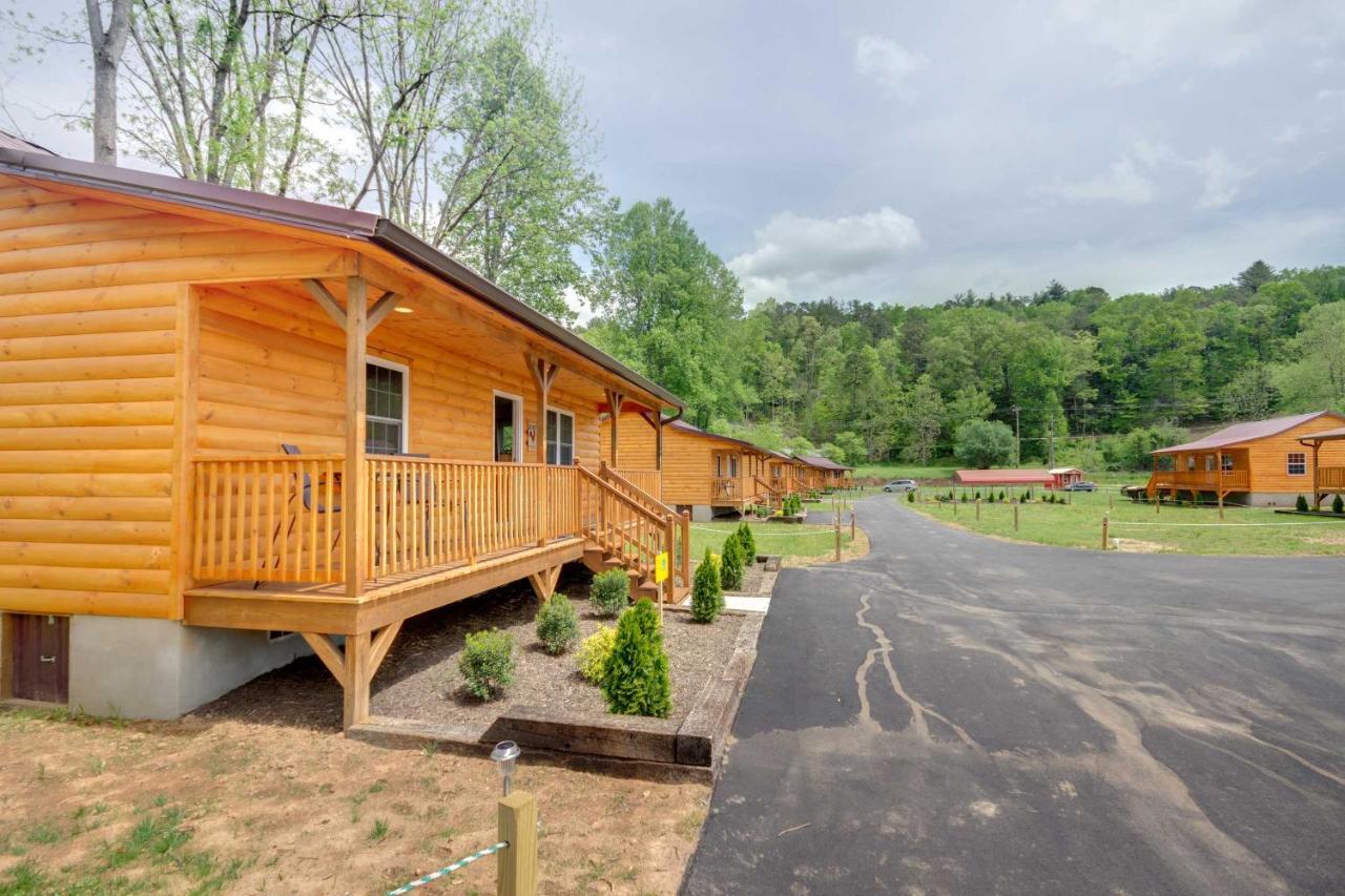 Newly Built Smoky Mountain Cabin Near Bryson City! Exterior photo